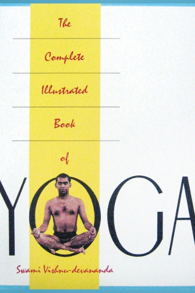 Pre-Owned Yoga Mind Body Hardcover 0789404478 9780789404473 Sivananda Yoga  Vedanta Centre 